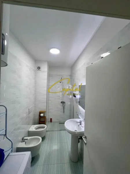 Tirane, jepet me qera apartament 2+1 Kati 2, 92 m² 650 € (BULEVARDI I RI)