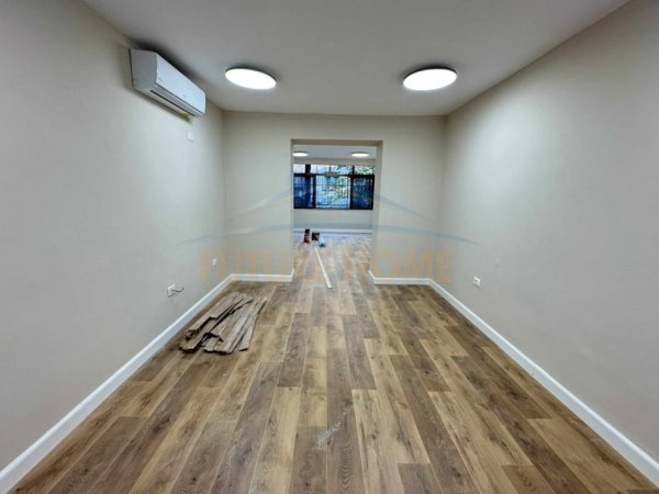 Tirane, jepet me qera ambjent biznesi Kati 2, 109 m² 1.000 € 