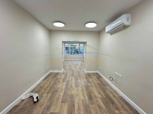Tirane, jepet me qera ambjent biznesi Kati 2, 109 m² 1.000 € 