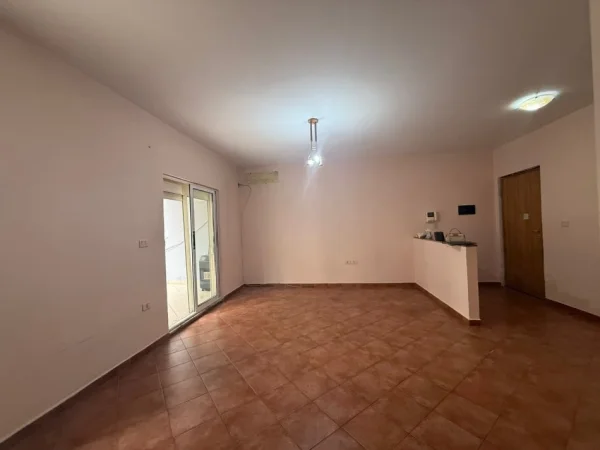 Tirane, shitet apartament 2+1 Kati 1, 131 m² 320.000 € UNA58291