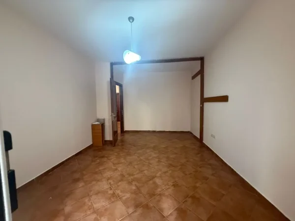 Tirane, jepet me qera apartament 2+1 , 104 m² 900 € 