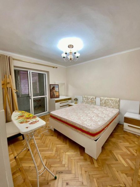 Tirane, jepet me qera apartament 2+1+Ballkon Kati 2, 86 m² 700 € (tek rruga Mine Peza)