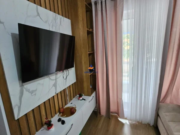 Tirane, shitet apartament 2+1+Ballkon Kati 1, 73 m² 120.000 € (SHITET APARTAMENT * 2+1 73 M2 ME ASHENSOR * 1 BALLKON * ⁠1 TUALET * ⁠2 DHOMA GJUMI * ⁠KATI I PARE * ⁠ALIDEM KAIMI * ⁠NDRICIM NATYRAL * ⁠TUALET ME DRITARE * ⁠NE N...