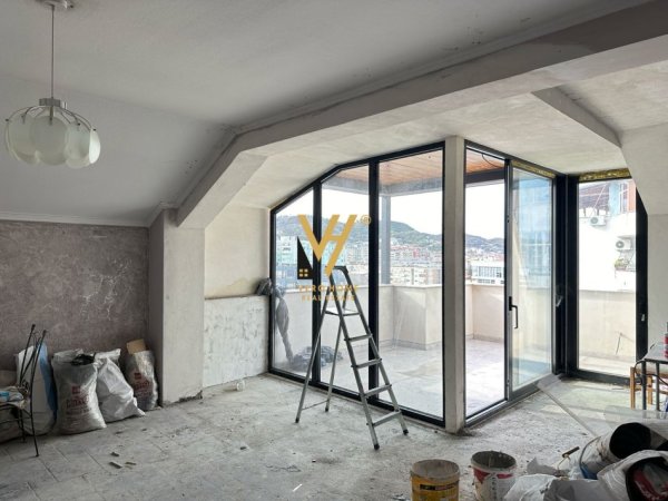 Tirane, shitet apartament duplex 2+1+Ballkon Kati 9, 178 m² 370.000 € (KOMUNA E PARISIT)