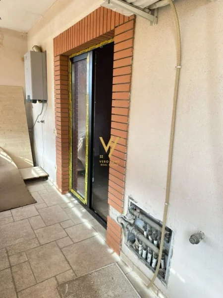 Tirane, shitet apartament duplex 2+1+Ballkon Kati 9, 178 m² 370.000 € (KOMUNA E PARISIT)