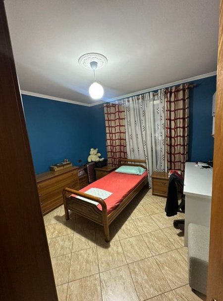 Tirane, shitet apartament 3+1 Kati 5, 105 m² 180.000 € (Ali Demi)