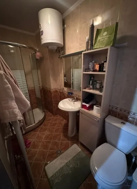 Tirane, shitet apartament 3+1 Kati 5, 105 m² 180.000 € (Ali Demi)