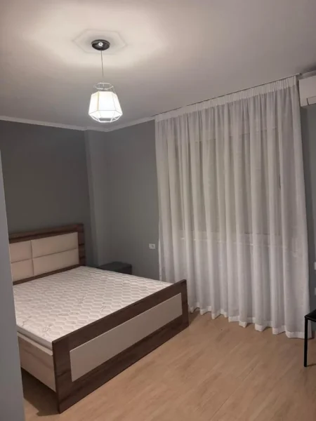 Tirane, jepet me qera apartament 2+1 Kati 2, 125 m² 650 € (Rruga Peti)