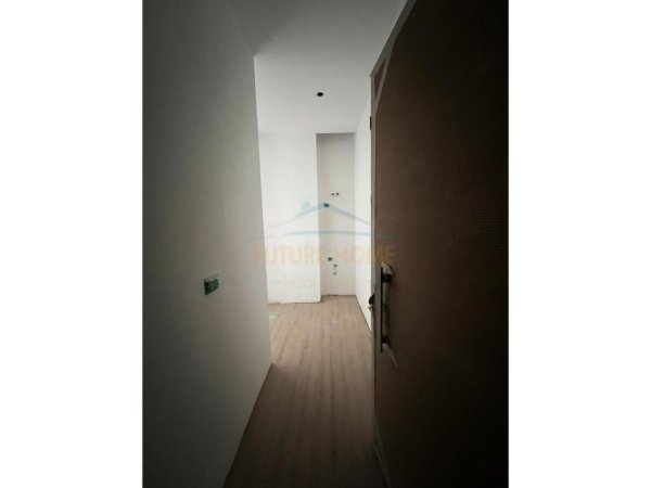 SHITET APARTAMENT 1+1 NE SQUARE 21 , RRUGA E KAVAJES