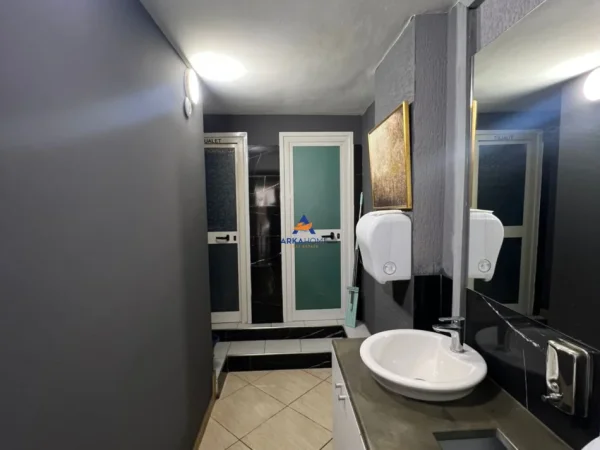 Tirane, jepet me qera ambjent biznesi Kati 0, 70 m² 700 € (RRUGA RRAPO HEKALI)