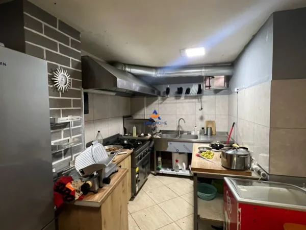 Tirane, jepet me qera ambjent biznesi Kati 0, 70 m² 700 € (RRUGA RRAPO HEKALI)