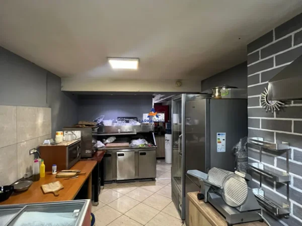 Tirane, jepet me qera ambjent biznesi Kati 0, 70 m² 700 € (RRUGA RRAPO HEKALI)