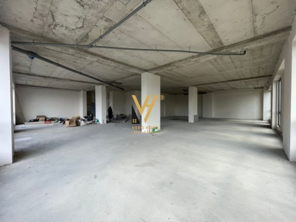 Tirane, jepet me qera ambjent biznesi Kati 1, 300 m² 3.000 € (PORCELAN)