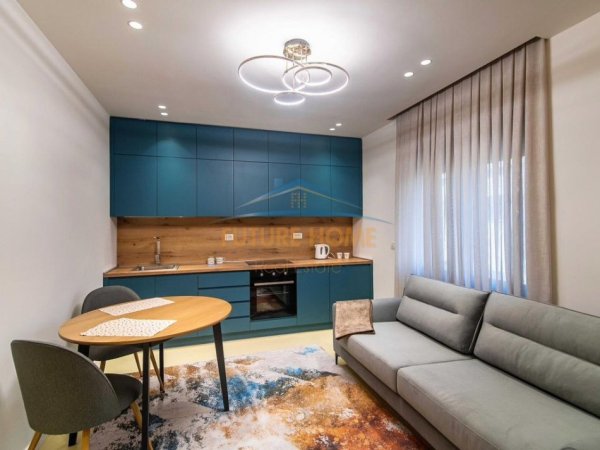 Tirane, jepet me qera apartament 1+1 Kati 5, 75 m² 650 € (Rruga e Durresit, Tirane)