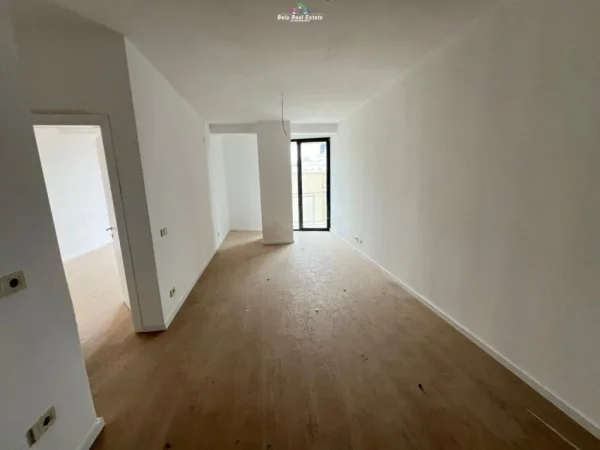 Tirane, jepet me qera zyre Kati 3, 70 m² 600 € (mine peza)