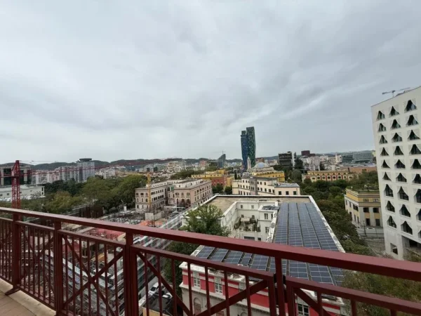 Tirane, jepet me qera ambjent biznesi Kati 8, 138 m² 2.000 € (QENDER , Torre Drini)