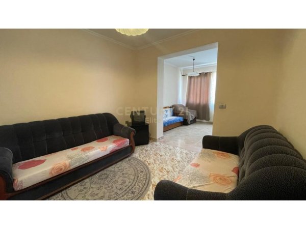 Tirane, jepet me qera apartament 2+1 Kati 5, 86 m² 800 € (Sheshi Willson)