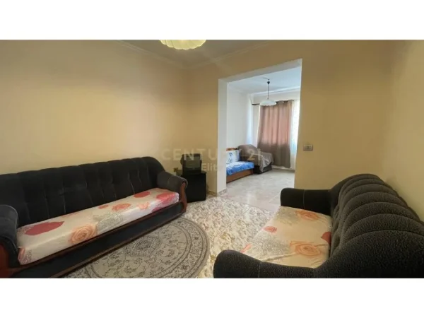 Tirane, jepet me qera apartament 2+1 Kati 5, 86 m² 800 € (Sheshi Willson)