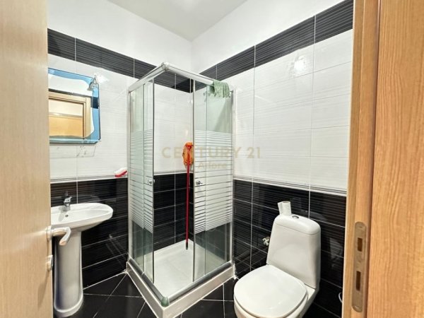 Tirane, jap me qera apartament 3+1 Kati 2, 125 m² 500 € (Misto Mame)