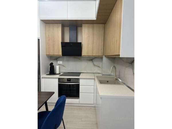 Tirane, jap me qera apartament 1+1 Kati 8, 65 m² 650 € (Unaza e re)
