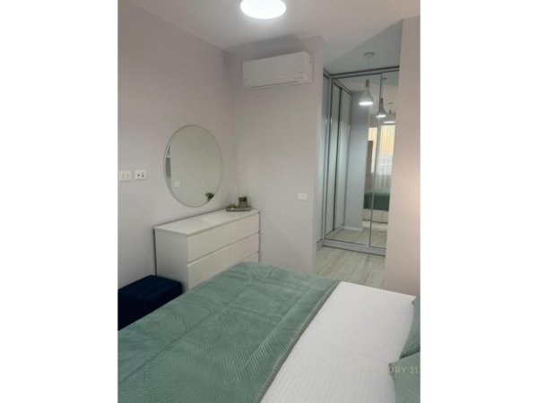 Tirane, jap me qera apartament 1+1 Kati 8, 65 m² 650 € (Unaza e re)