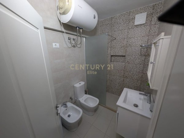 Tirane, jap me qera apartament 2+1 Kati 8, 80 m² 600 € (Myslym Shyri)