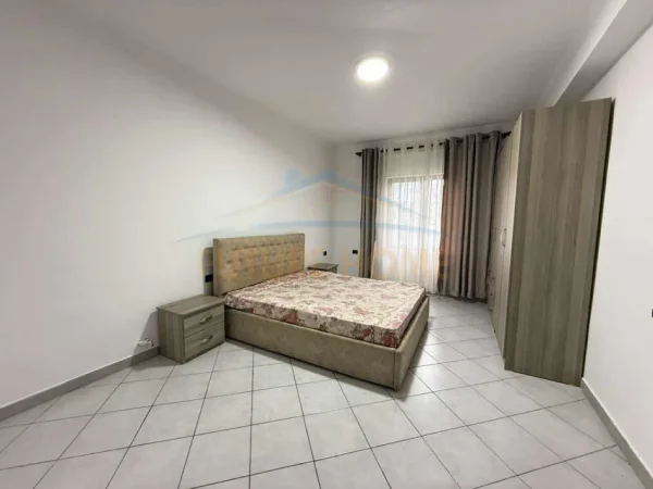 Tirane, jepet me qera apartament 2+1 Kati 1, 123 m² 450 € (Bulevardi i Ri , Rruga Reshit Maloku)