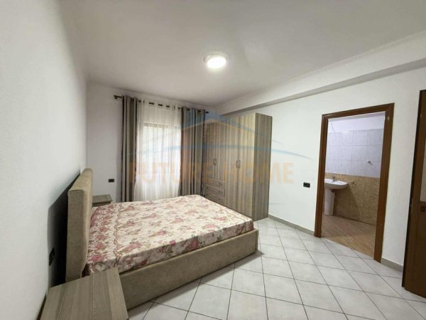 Tirane, jepet me qera apartament 2+1 Kati 1, 123 m² 450 € (Bulevardi i Ri , Rruga Reshit Maloku)
