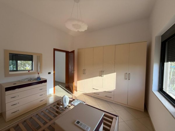 Tirane, jepet me qera apartament 2+1+Ballkon Kati 1, 100 m² 450 € (Sauk i Ri)