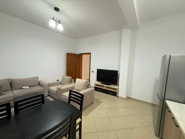 Tirane, jepet me qera apartament 2+1+Ballkon Kati 1, 100 m² 450 € (Sauk i Ri)