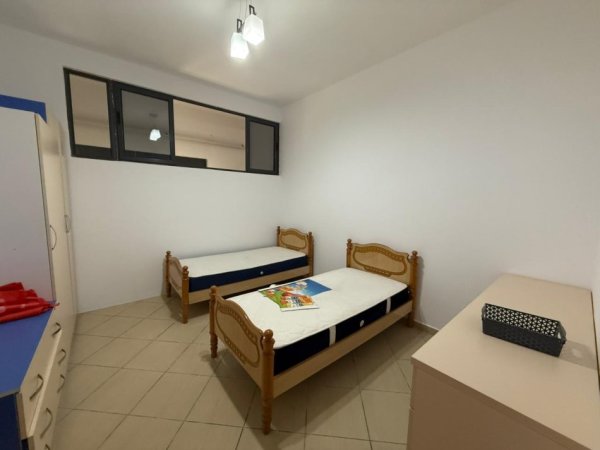 Tirane, jepet me qera apartament 2+1+Ballkon Kati 1, 100 m² 450 € (Sauk i Ri)