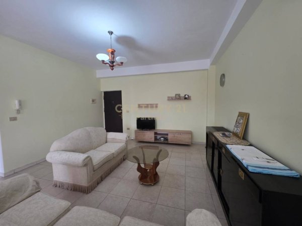 Tirane, jap me qera apartament 2+1 Kati 3, 126 m² 600 € (Farmacia 10)