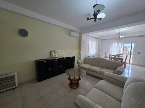Tirane, jap me qera apartament 2+1 Kati 3, 126 m² 600 € (Farmacia 10)