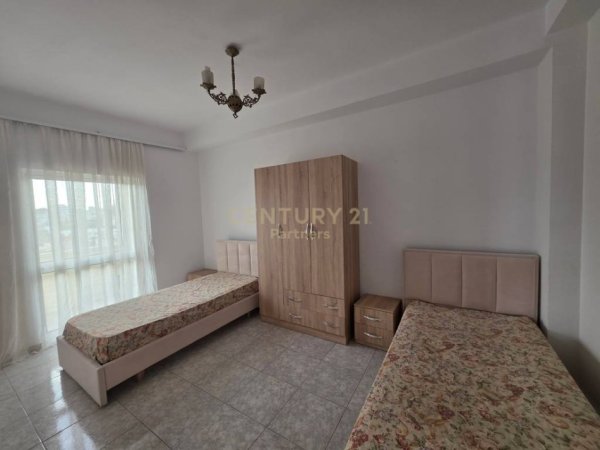 Tirane, jap me qera apartament 2+1 Kati 3, 126 m² 600 € (Farmacia 10)