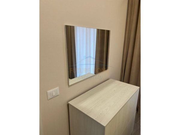 Tirane, jepet me qera apartament 1+1 Kati 4, 60 m² 430 € 