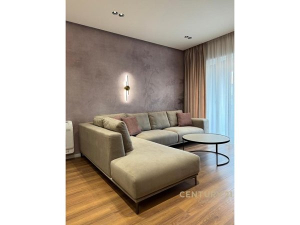 Tirane, jap me qera apartament 1+1 Kati 2, 70 m² 750 € (Shkolla e Kuqe)