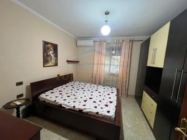 Tirane, jepet me qera apartament 2+1 Kati 1, 87 m² 500 € (LAPRAKE)
