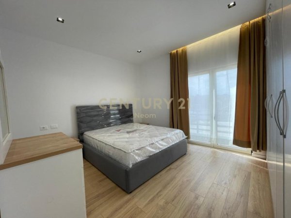 Tirane, jap me qera apartament 1+1 Kati 2, 95 m² 500 € (Kombinat)