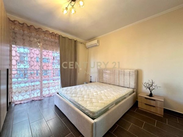 Tirane, jap me qera apartament 2+1 Kati 5, 118 m² 500 € (Pallatet Cabej)