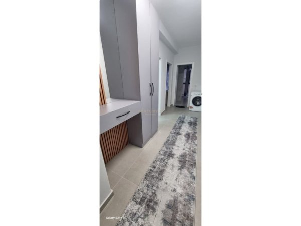 Tirane, jap me qera apartament 2+1 Kati 1, 650 € (Unaza e re)