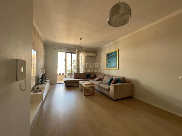 Tirane, jap me qera apartament 3+1 Kati 9, 132 m² 600 € (Astir)