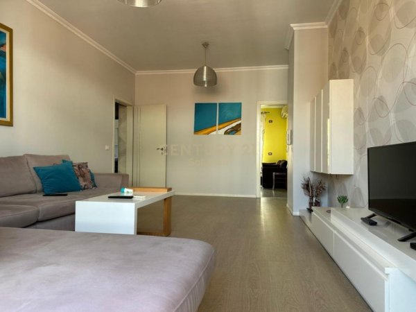 Tirane, jap me qera apartament 3+1 Kati 9, 132 m² 600 € (Astir)