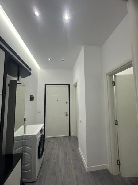 Tirane, jepet me qera apartament 1+1+Ballkon Kati 1, 70 m² 700 € (Pranë Liceut, Rruga Elbasanit,Tiranë)