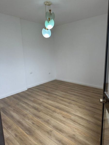Tirane, shitet apartament 2+1 Kati 5, 81 m² 165.000 € (fusha aviacionit)