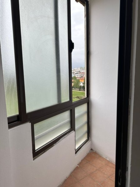 Tirane, shitet apartament 2+1 Kati 5, 81 m² 165.000 € (fusha aviacionit)