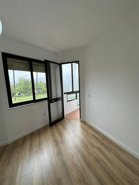 Tirane, shitet apartament 2+1 Kati 5, 81 m² 165.000 € (fusha aviacionit)
