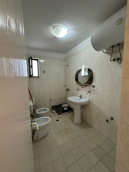 Tirane, shitet apartament 2+1 Kati 5, 81 m² 165.000 € (fusha aviacionit)