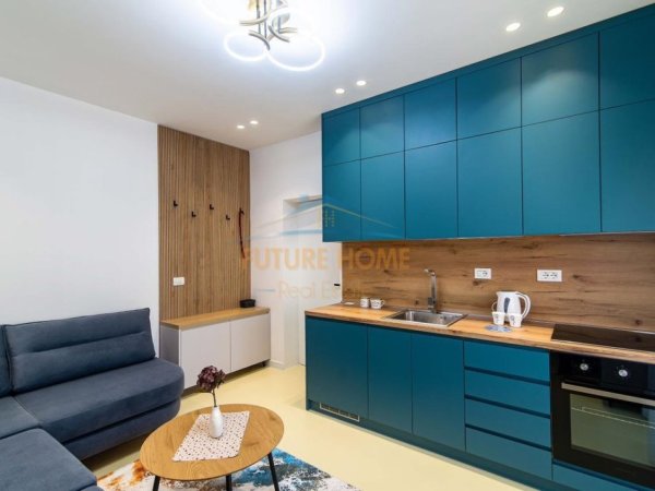 Tirane, jepet me qera apartament 1+1+Ballkon Kati 5, 50 m² 650 € 