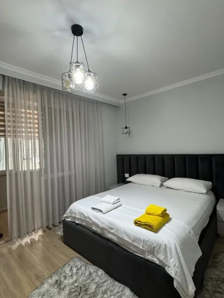 Tirane, jepet me qera apartament 1+1 Kati 9, 65 m² 850 € (blloku)