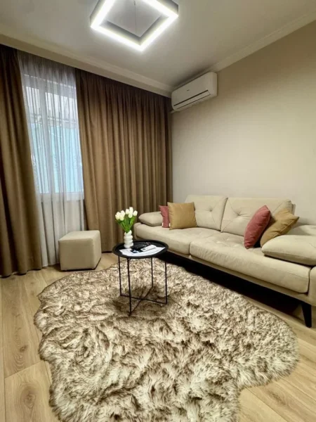 Tirane, jepet me qera apartament 1+1 Kati 9, 65 m² 850 € (blloku)